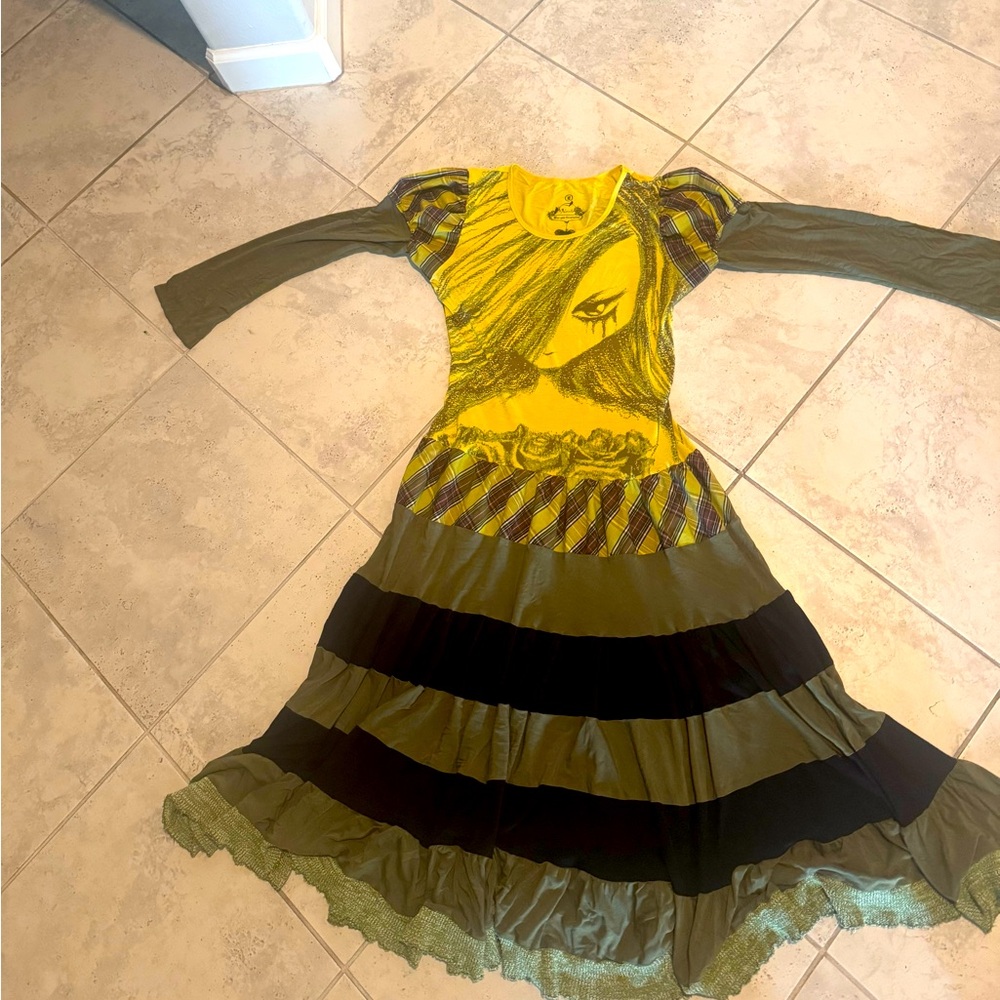 Nuvula dress, size L. Green and yellow.